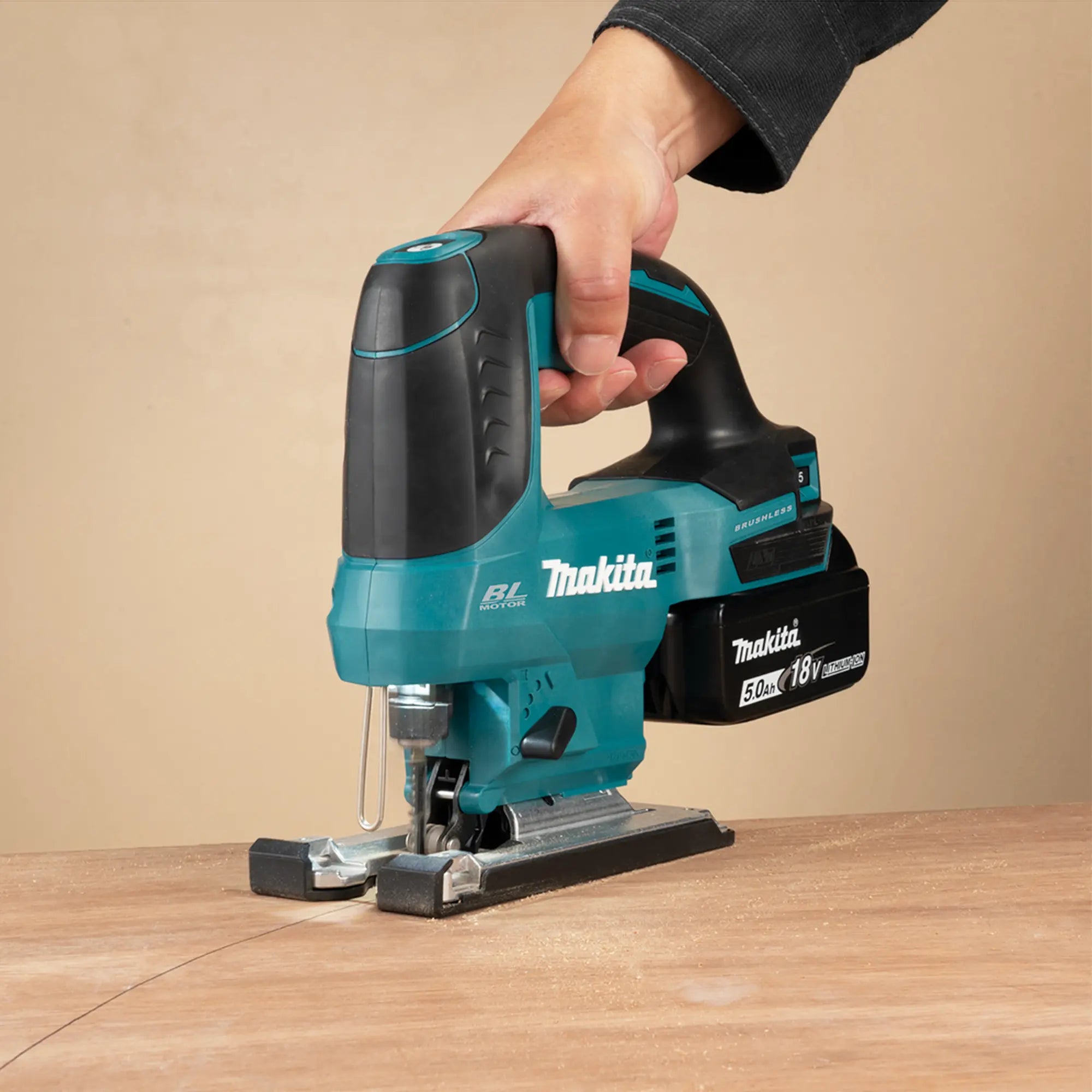 Seghetto Alternativo Makita DJV184RTJ 18V 5Ah