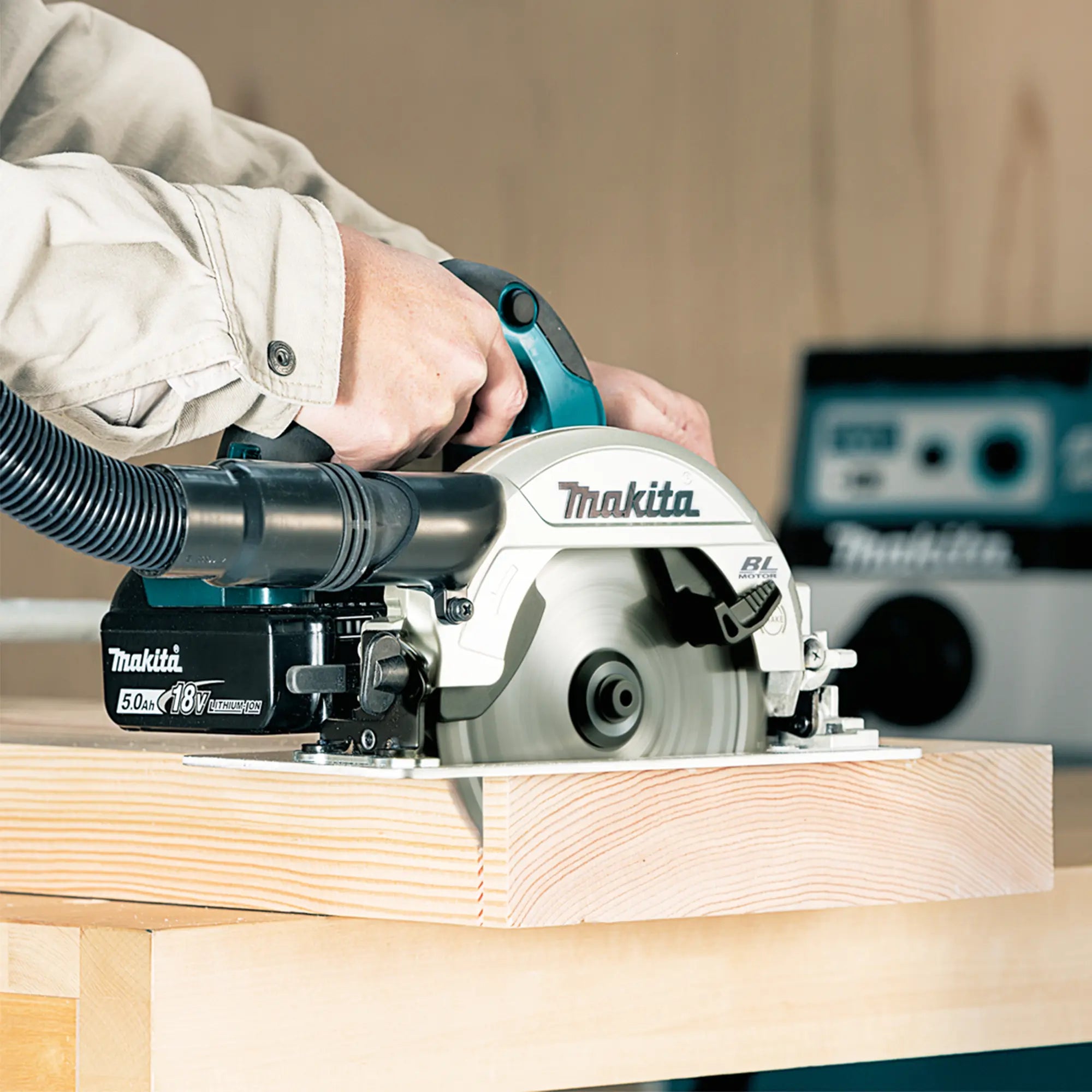 Sega circolare Makita DHS660ZJ 18V