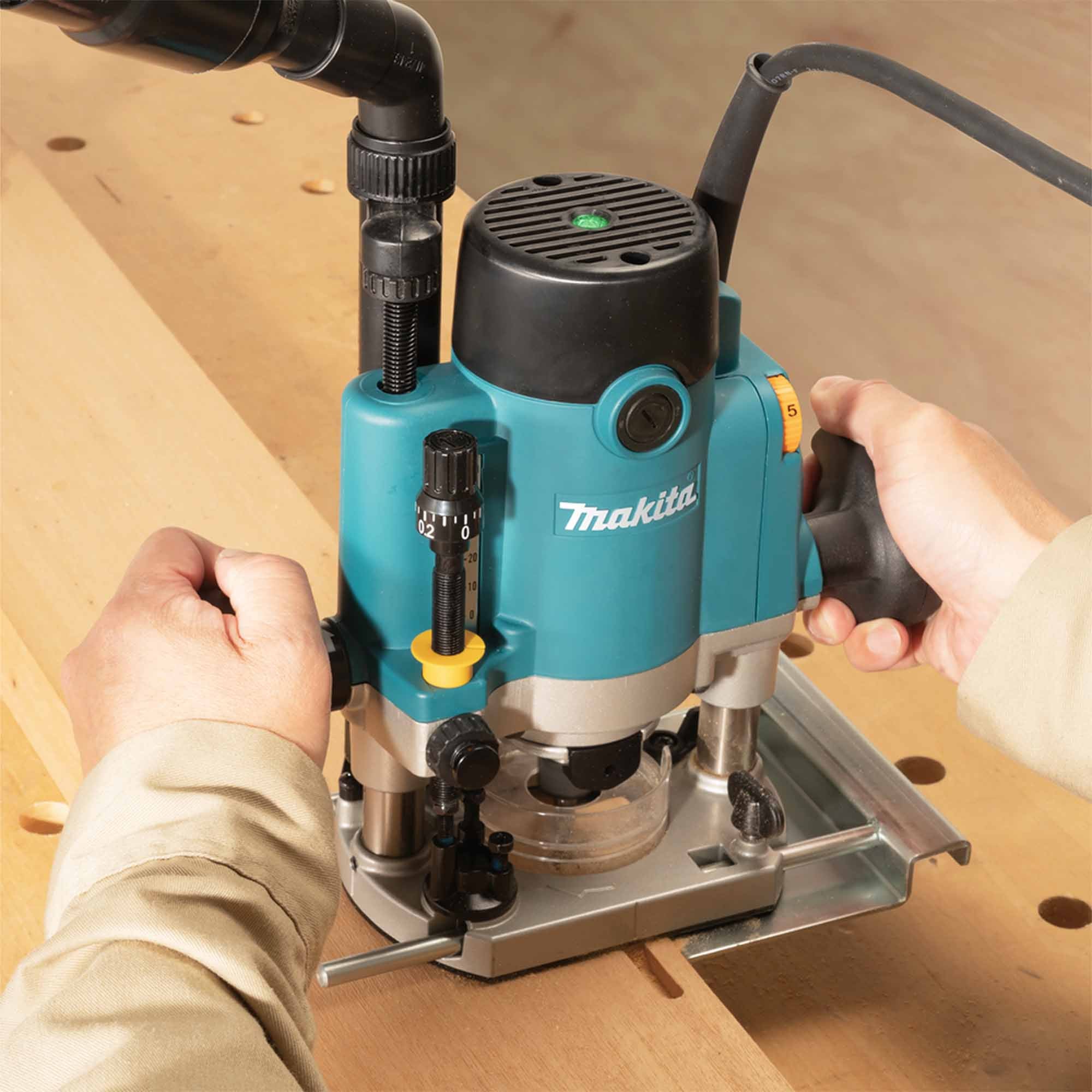 Fresatrice verticale Makita RP1111CJ 1100W